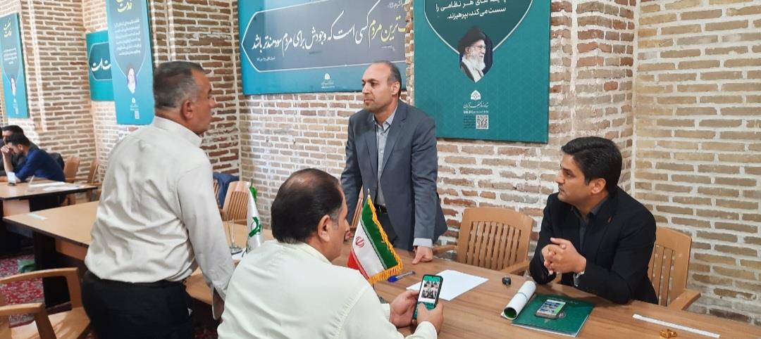 میز خدمت صندوق بازنشستگی کشوری در مصلی نماز جمعه قزوین برپا شد 4