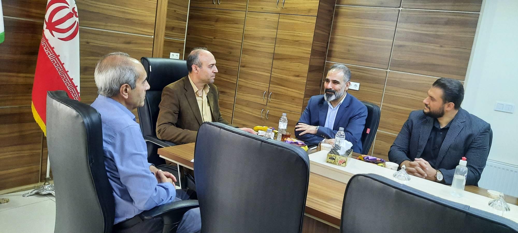 نشست مشترک میان مدیریت مجموعه فروشگاه های زنجیره ای "دیلی مارکت"، نمایندگی صندوق بازنشستگی کشوری استان قزوین و رؤسای محترم کانون ها 2