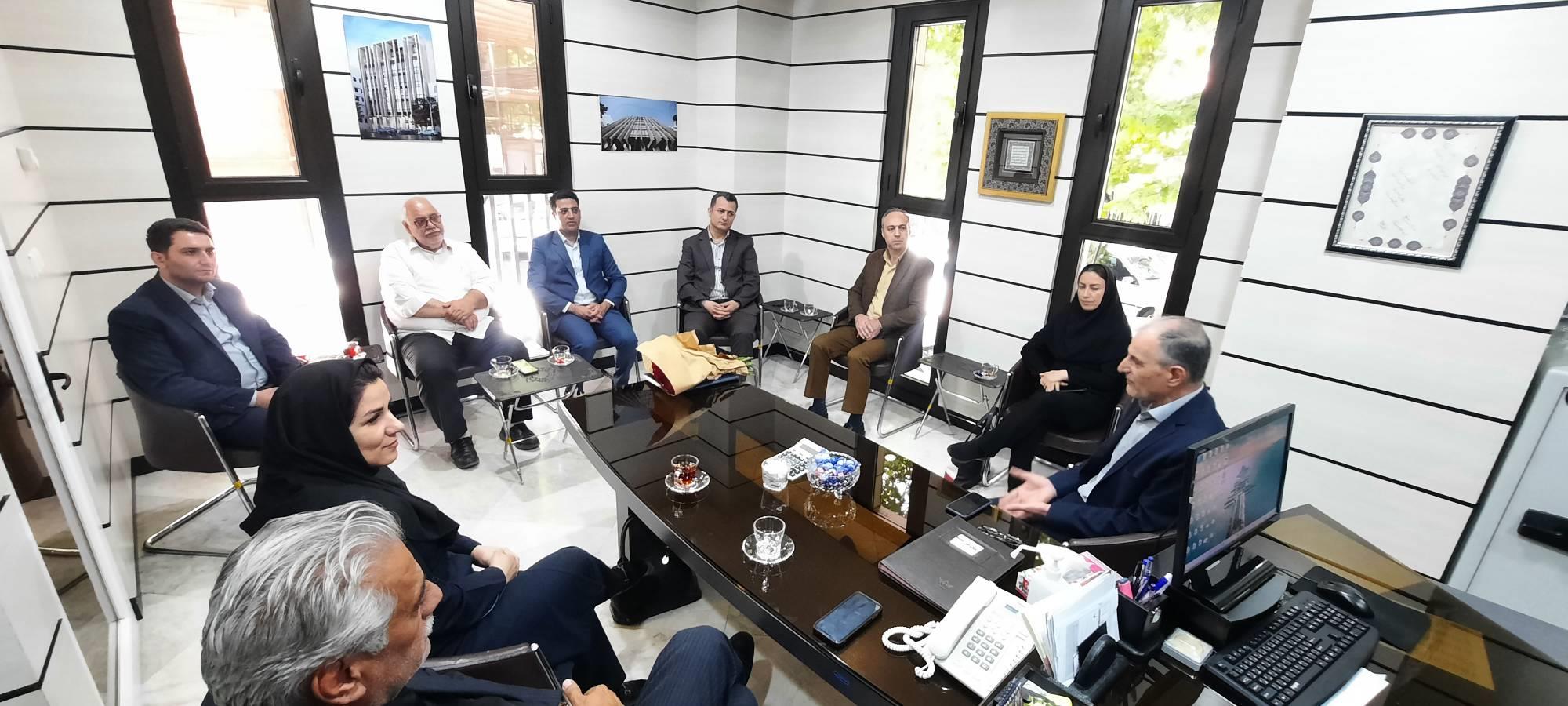 نشست و هم اندیشی شرکت ایرانیان پوشش به همراه صندوق بازنشستگی کشوری استان قزوین  5
