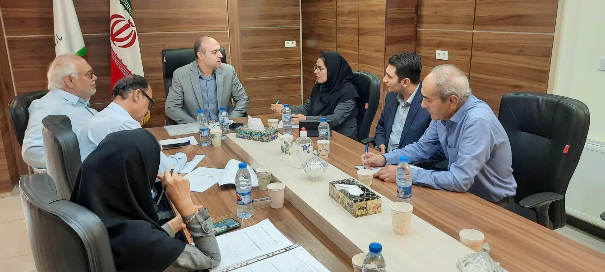 نشست تخصصی کمیته نظارت استانی بر قرارداد بیمه تکمیلی صندوق بازنشستگی کشوری 1
