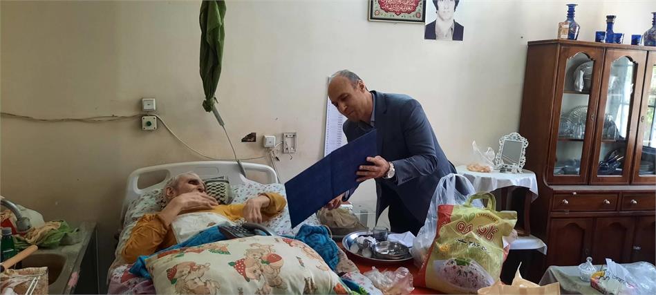 از معلم بازنشسته و ضایعه نخاعی استان قزوین تجلیل شد